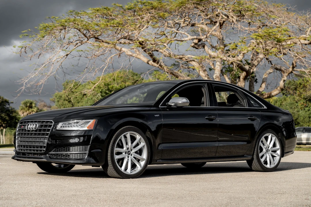2017 Audi D4 S8 - Image 2 of 31