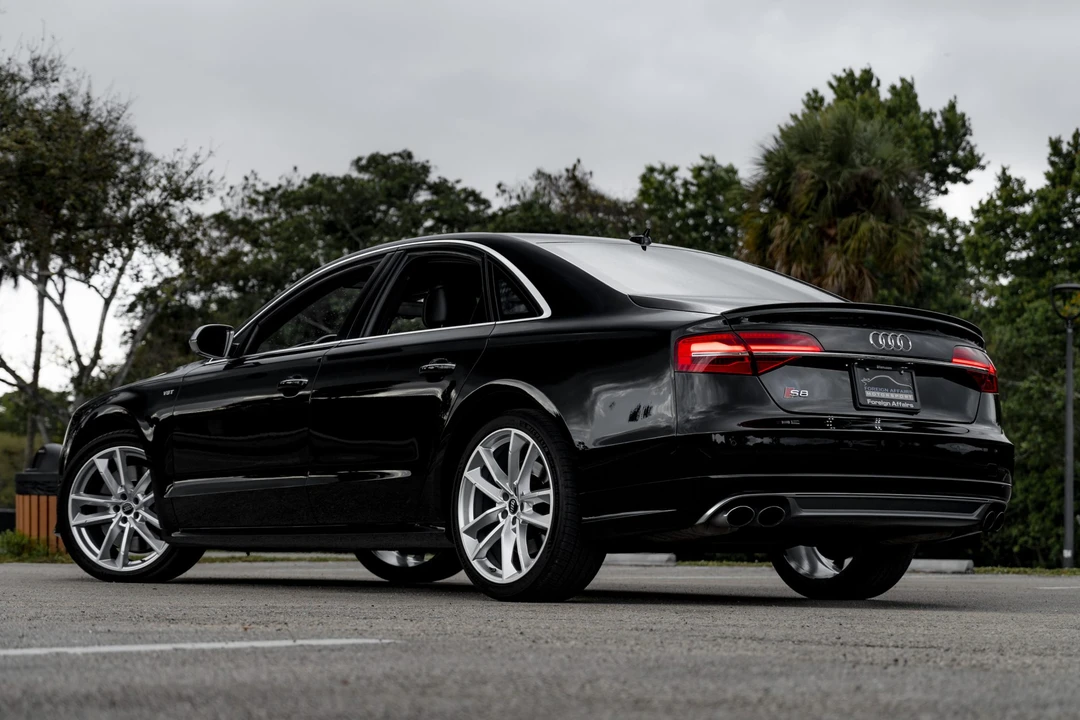 2017 Audi D4 S8 - Image 9 of 31