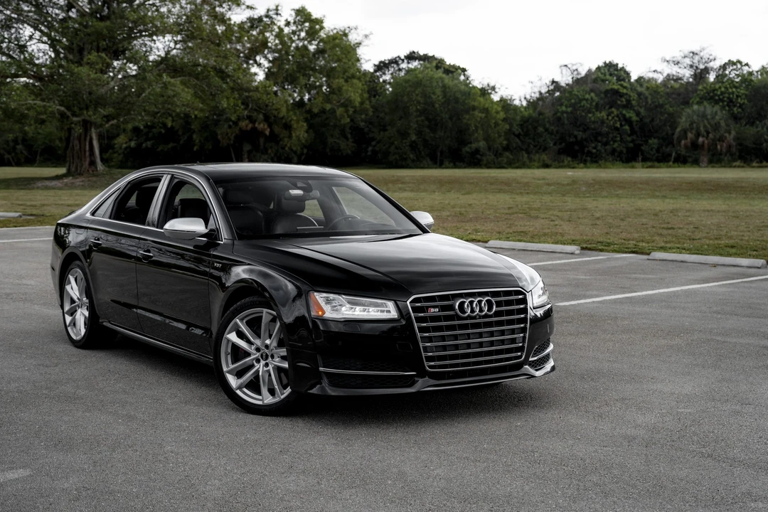 2017 Audi D4 S8 - Image 4 of 31