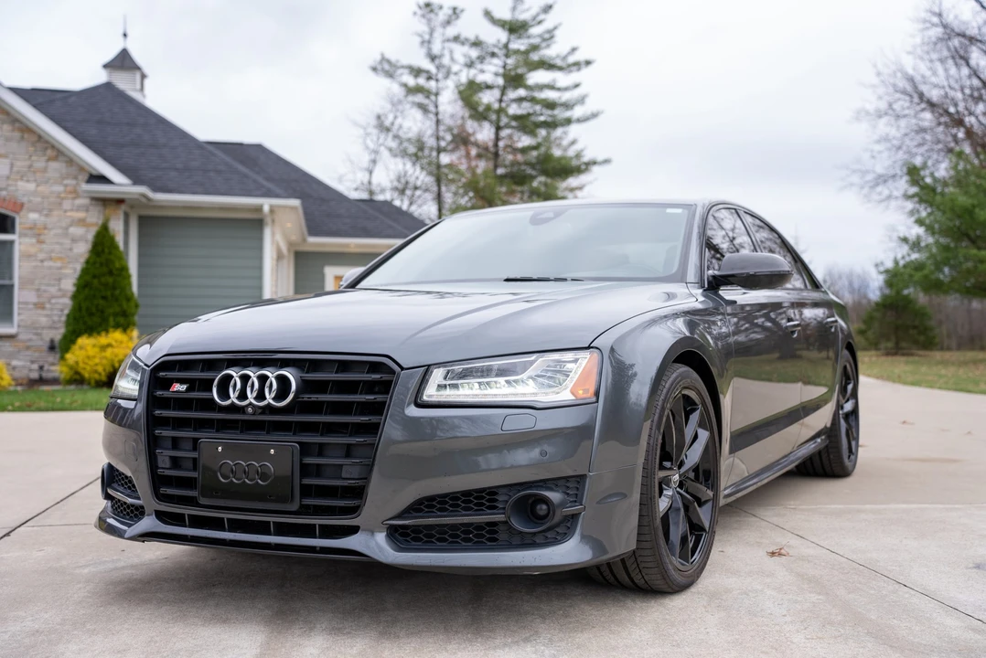 2017 Audi D4 S8 - Image 2 of 31
