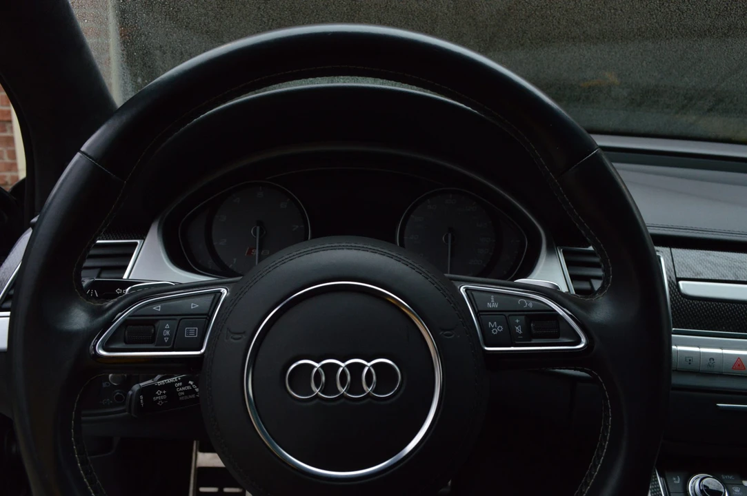 2017 Audi D4 S8 - Image 25 of 31