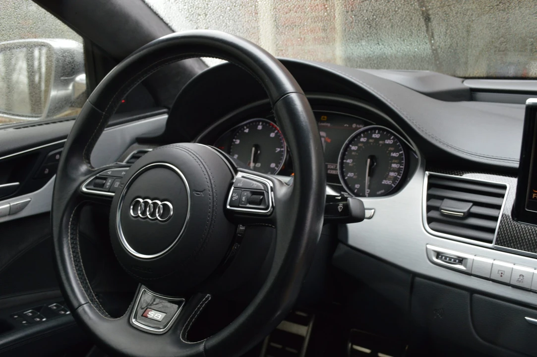 2017 Audi D4 S8 - Image 24 of 31