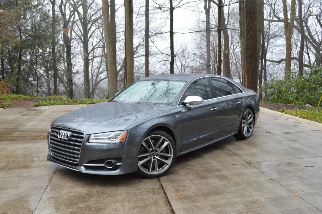 2017 Audi D4 S8 - Image 2 of 31