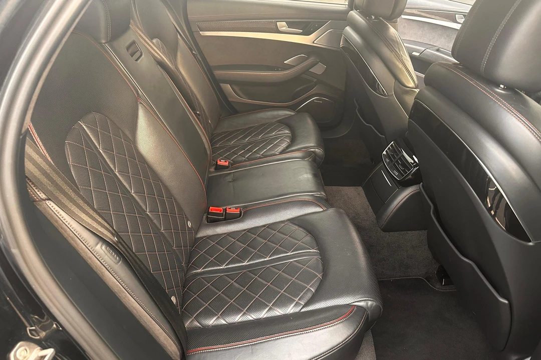2017 Audi D4 S8 - Image 28 of 31