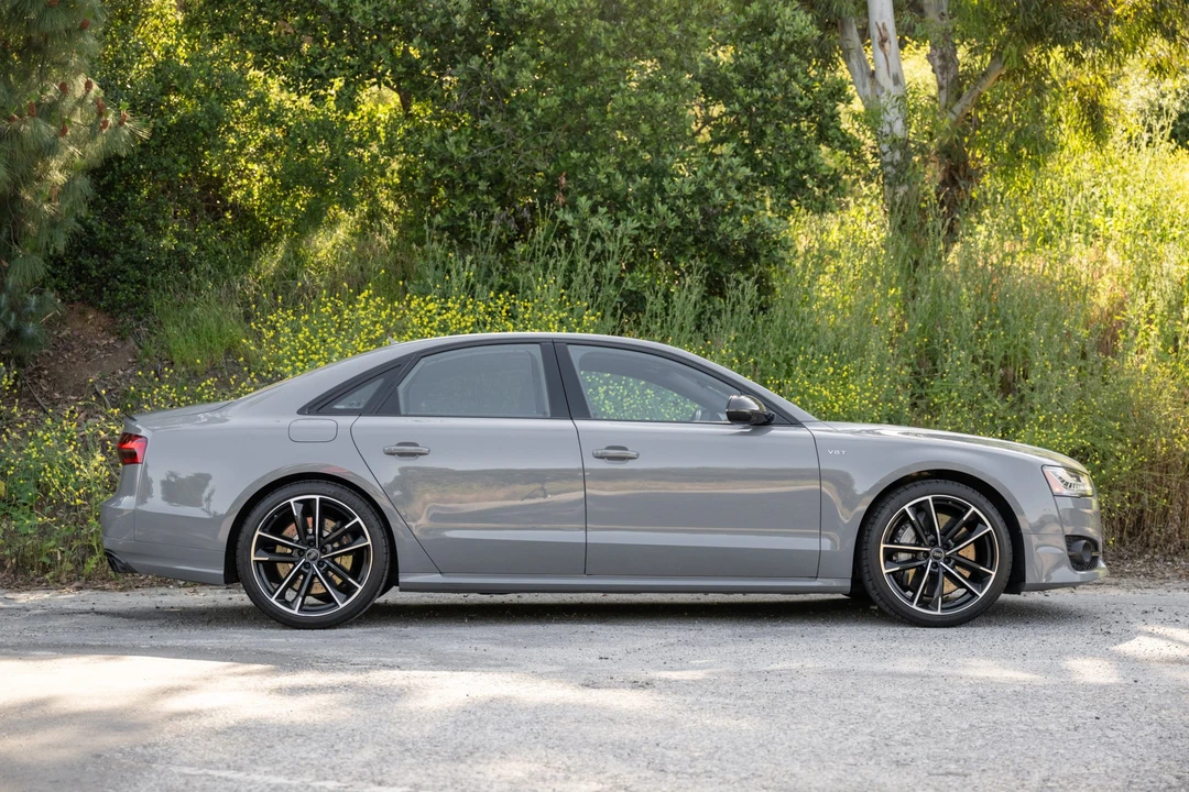 2017 Audi D4 S8 - Image 9 of 31
