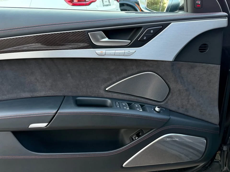 2017 Audi D4 S8 - Image 8 of 20