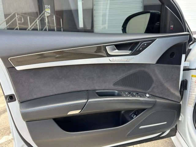 2017 Audi D4 S8 - Image 10 of 21