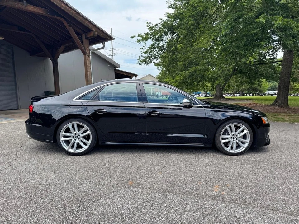 2017 Audi D4 S8 - Image 5 of 31