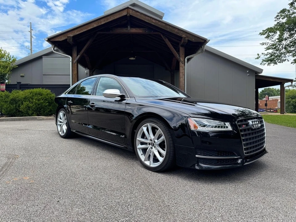 2017 Audi D4 S8 - Image 2 of 31
