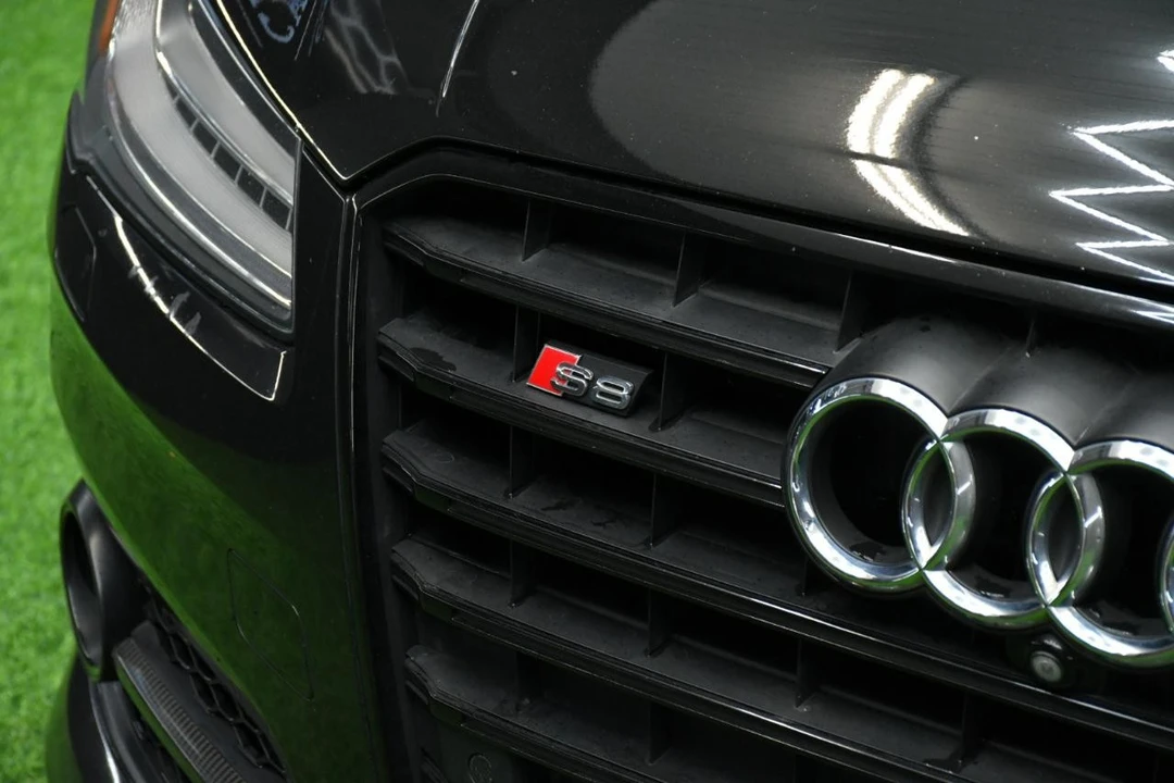 2017 Audi D4 S8 - Image 7 of 21