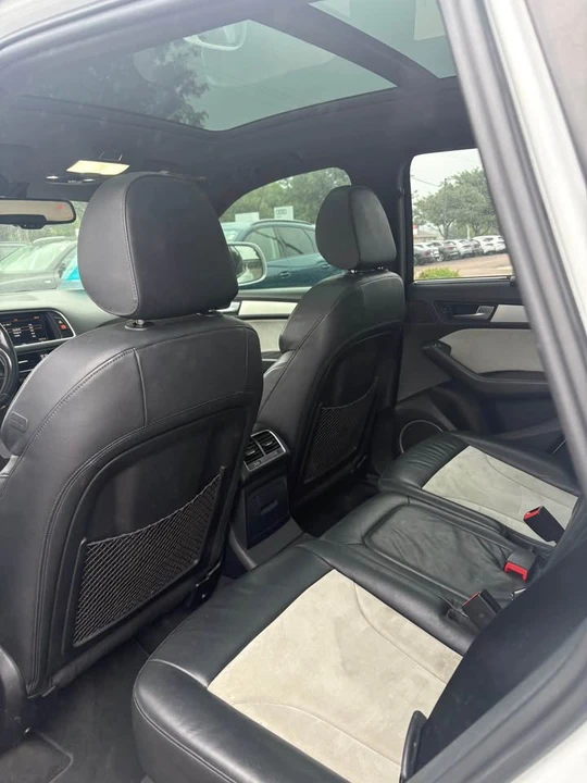 2017 Audi 8R SQ5 - Image 10 of 16