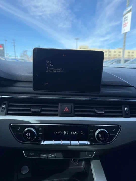 2017 Audi B9 A4 - Image 14 of 19