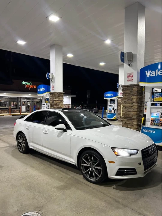 2017 Audi B9 A4 - Image 2 of 9