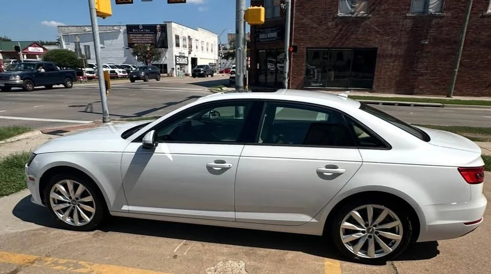 2017 Audi B9 A4 - Image 4 of 8