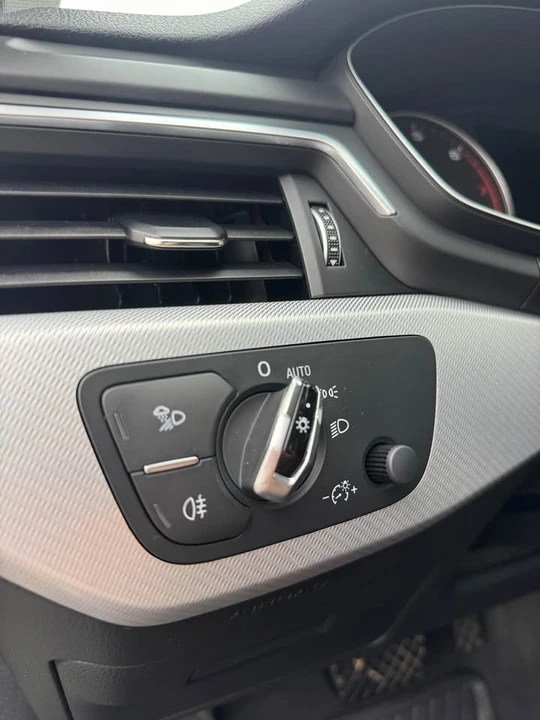 2017 Audi B9 A4 - Image 8 of 17