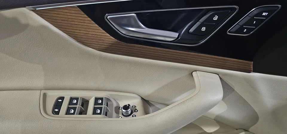 2017 Audi 4M Q7 - Image 8 of 10
