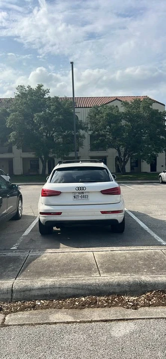 2017 Audi 8U Q3 - Image 2 of 2