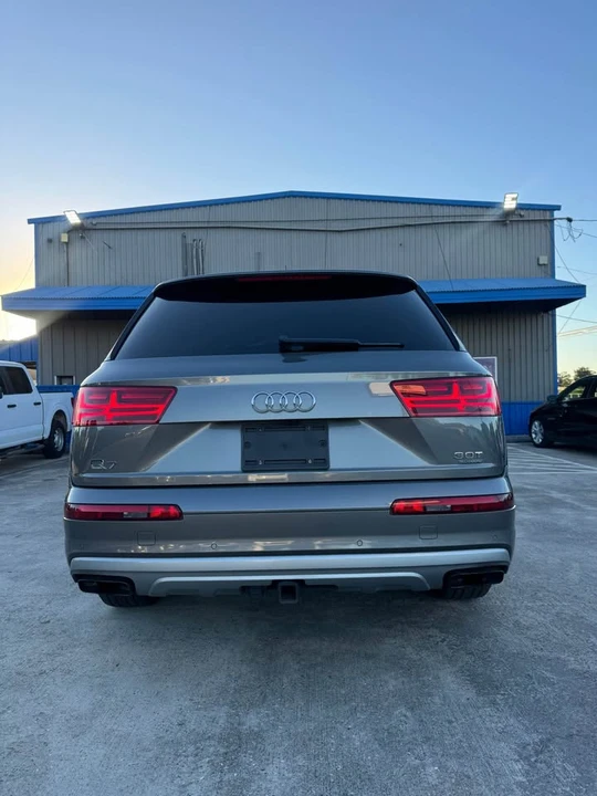 2017 Audi 4M Q7 - Image 5 of 14