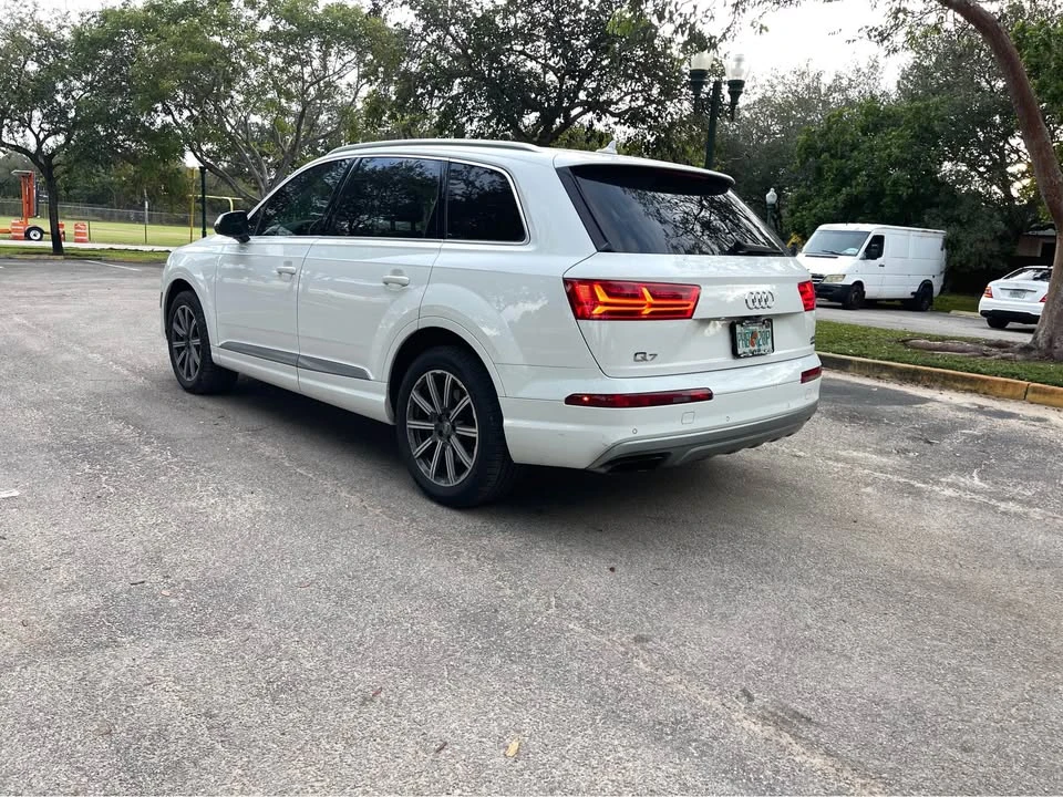 2017 Audi 4M Q7 - Image 4 of 17