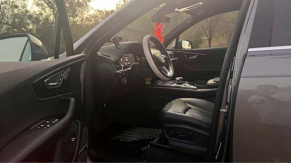 2017 Audi 4M Q7 - Image 5 of 12