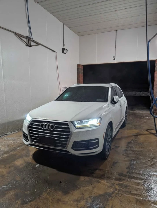 2017 Audi 4M Q7 - Image 2 of 8