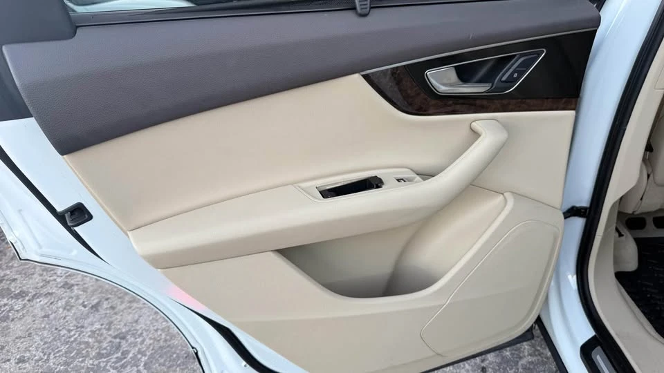 2017 Audi 4M Q7 - Image 8 of 16