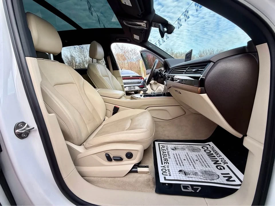2017 Audi 4M Q7 - Image 12 of 16