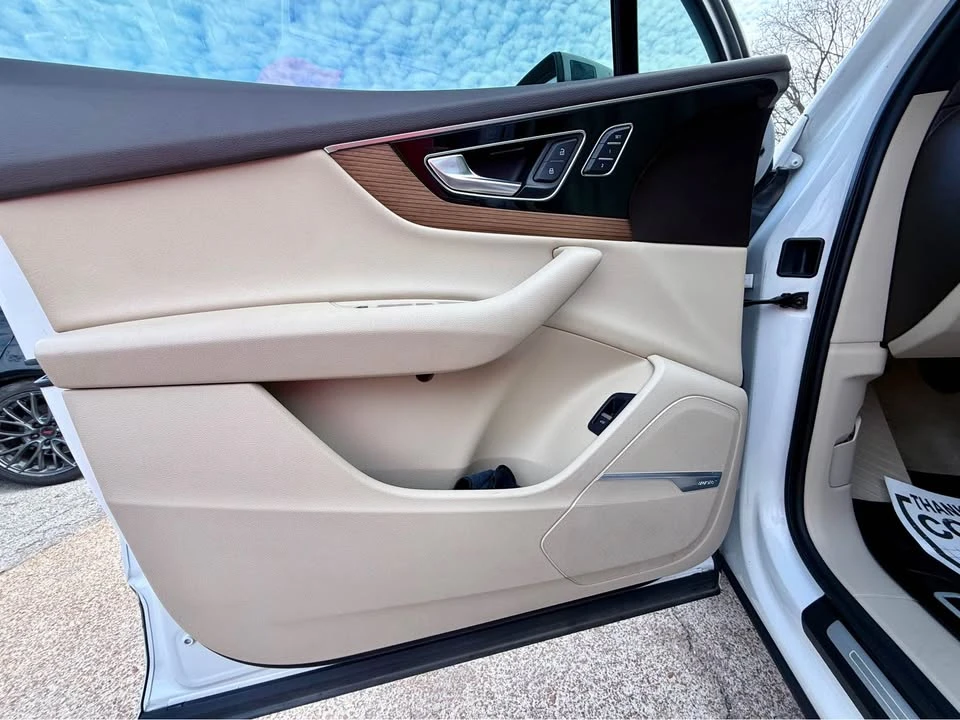 2017 Audi 4M Q7 - Image 9 of 16