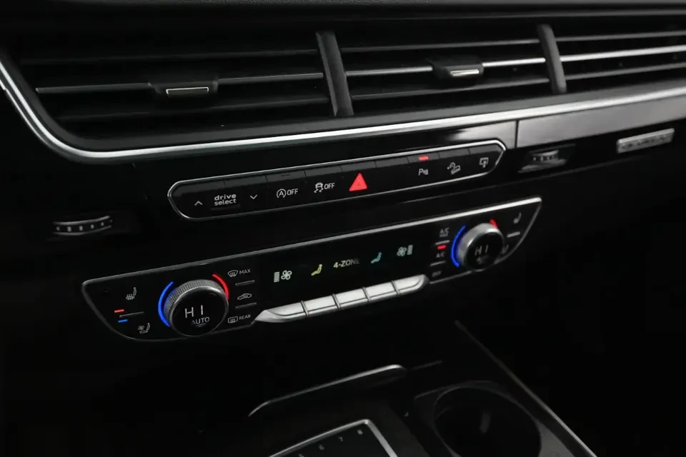 2017 Audi 4M Q7 - Image 9 of 14
