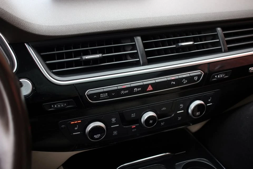 2017 Audi 4M Q7 - Image 17 of 20