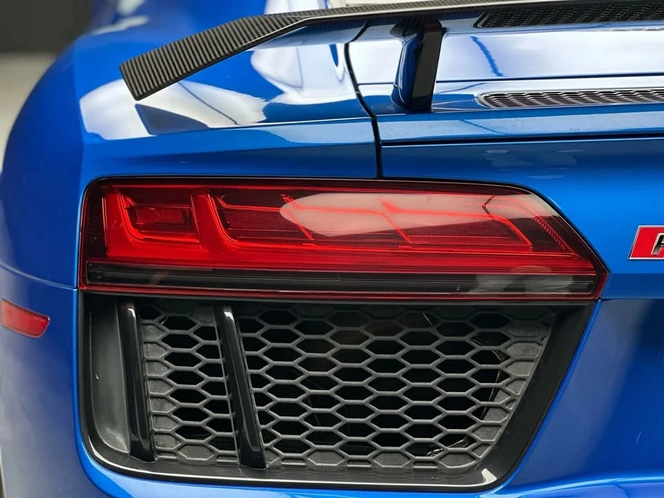 2017 Audi 4S R8 - Image 10 of 18
