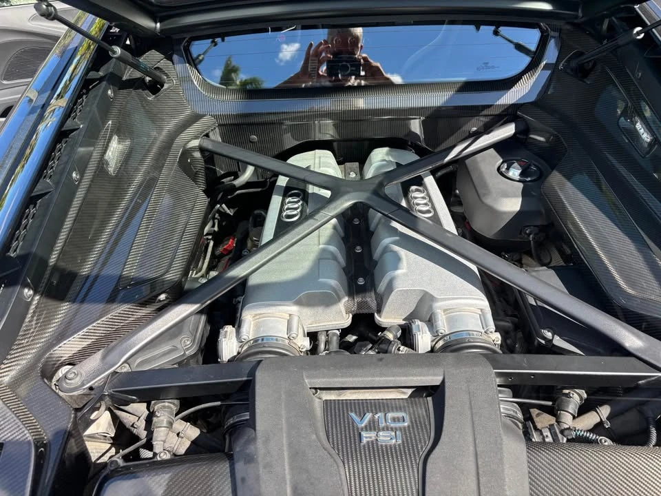2017 Audi 4S R8 - Image 8 of 10