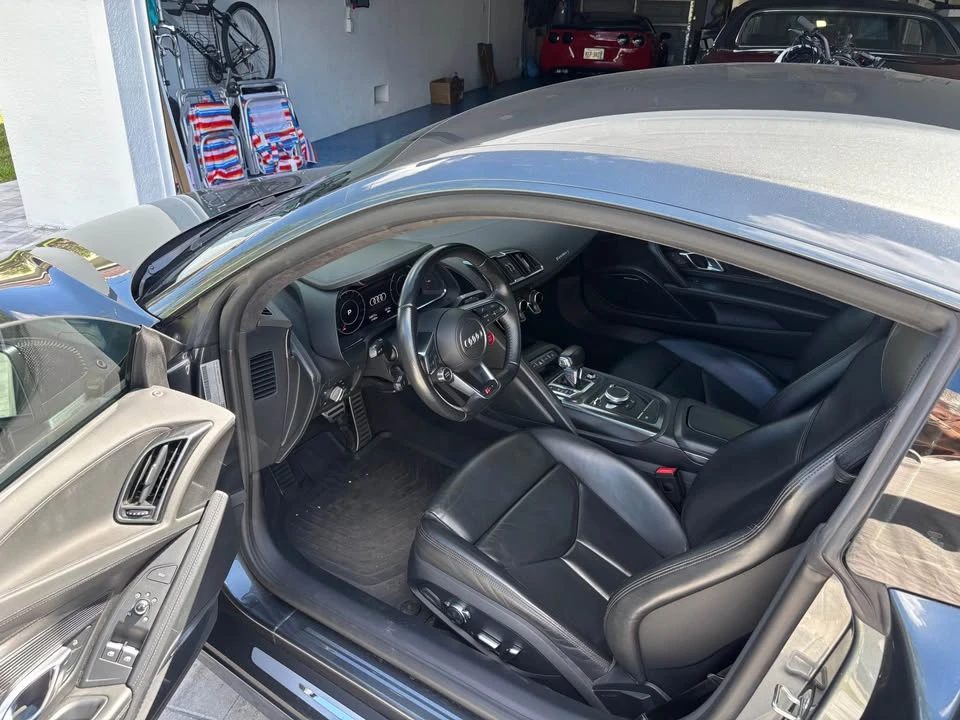 2017 Audi 4S R8 - Image 7 of 10