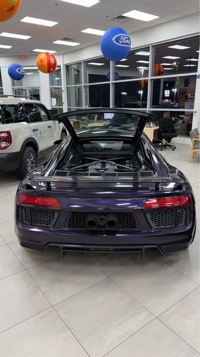 2017 Audi 4S R8 - Image 5 of 10