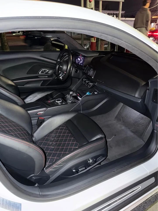 2017 Audi 4S R8 - Image 3 of 6