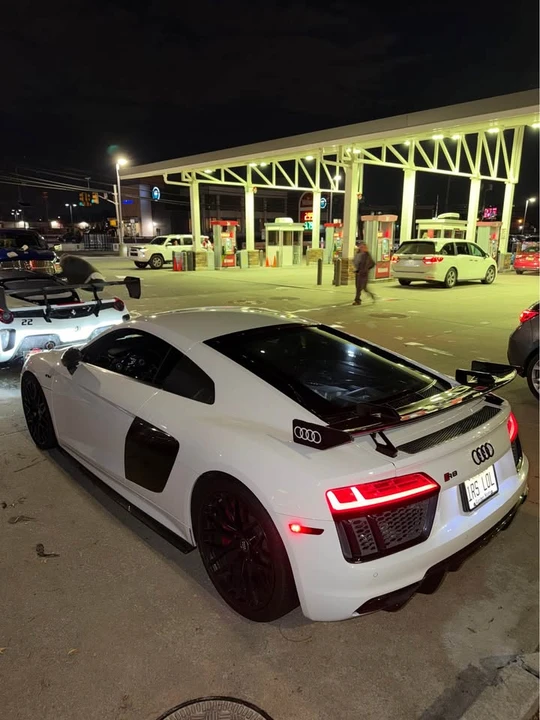 2017 Audi 4S R8 - Image 5 of 6