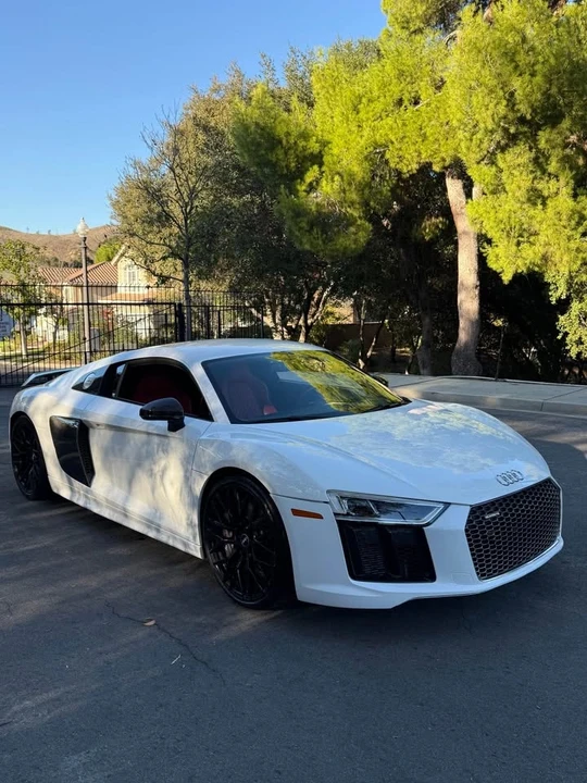 2017 Audi 4S R8 - Image 2 of 8