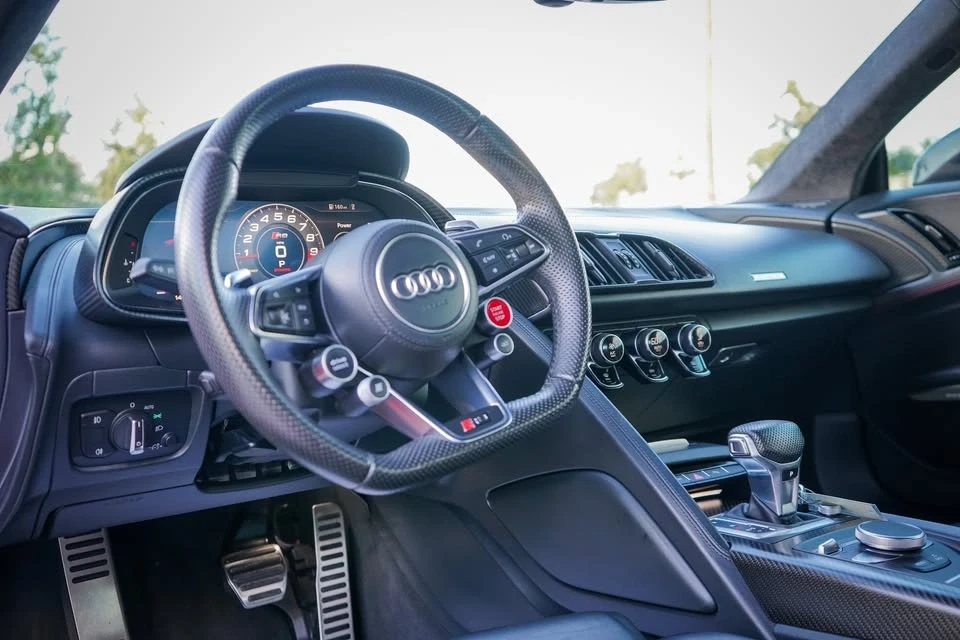 2017 Audi 4S R8 - Image 10 of 15