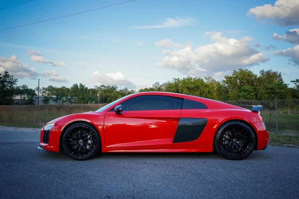 2017 Audi 4S R8 - Image 2 of 15