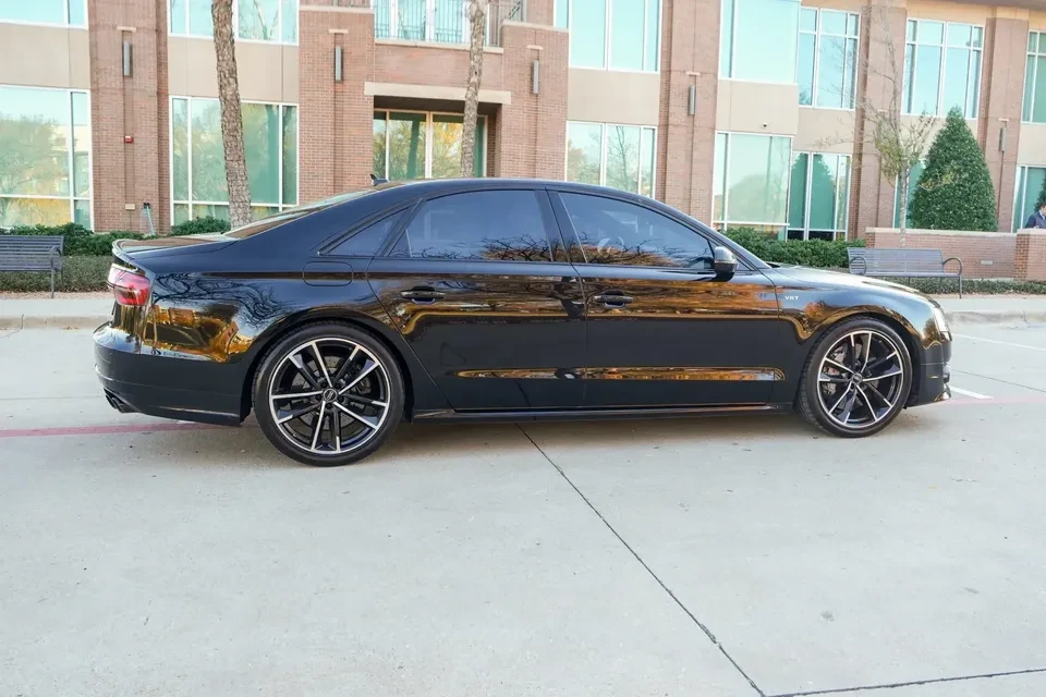 2017 Audi D4 S8 - Image 3 of 4