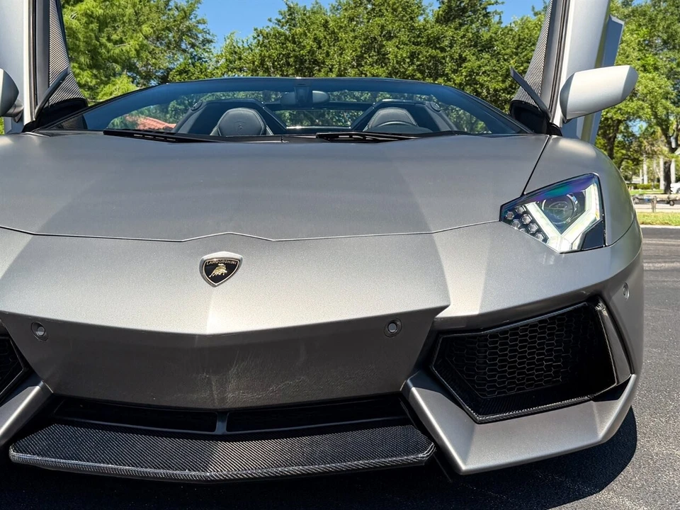 2017 Lamborghini Aventador - Image 3 of 4