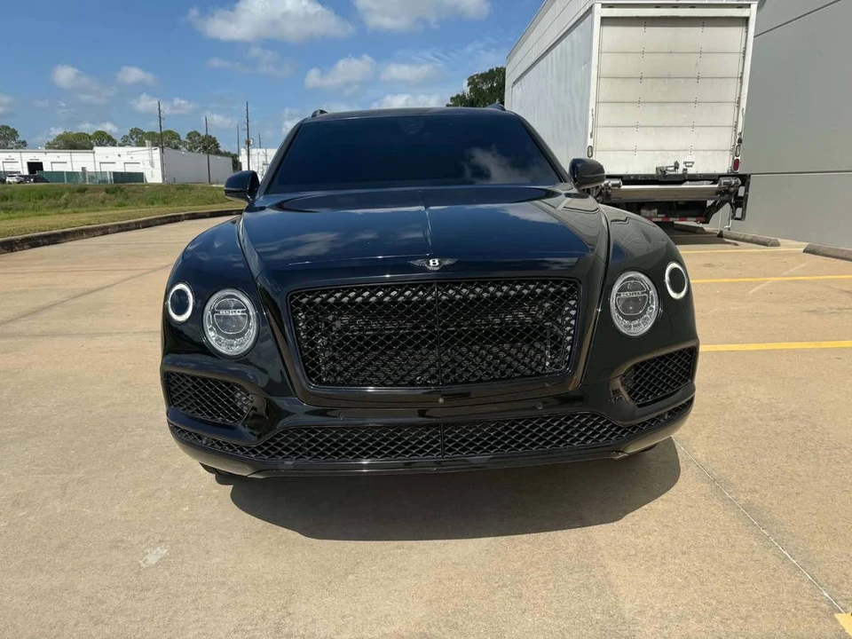 2017 Bentley Bentayga - Image 2 of 12