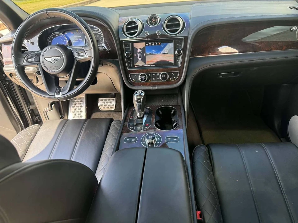 2017 Bentley Bentayga - Image 10 of 12