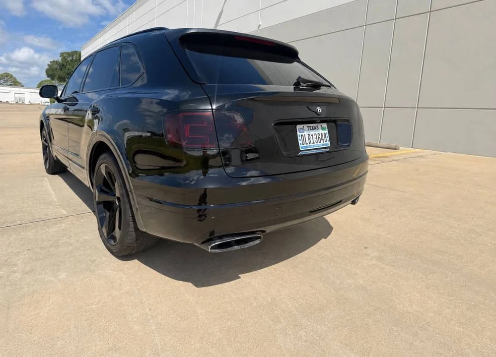 2017 Bentley Bentayga - Image 8 of 12