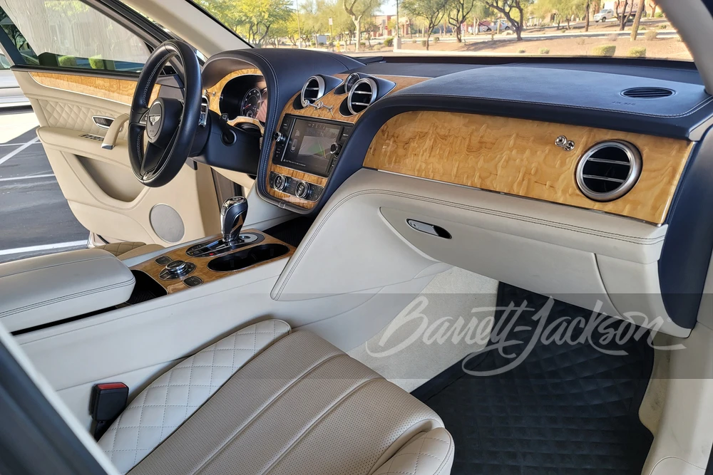 2017 Bentley Bentayga - Image 2 of 4