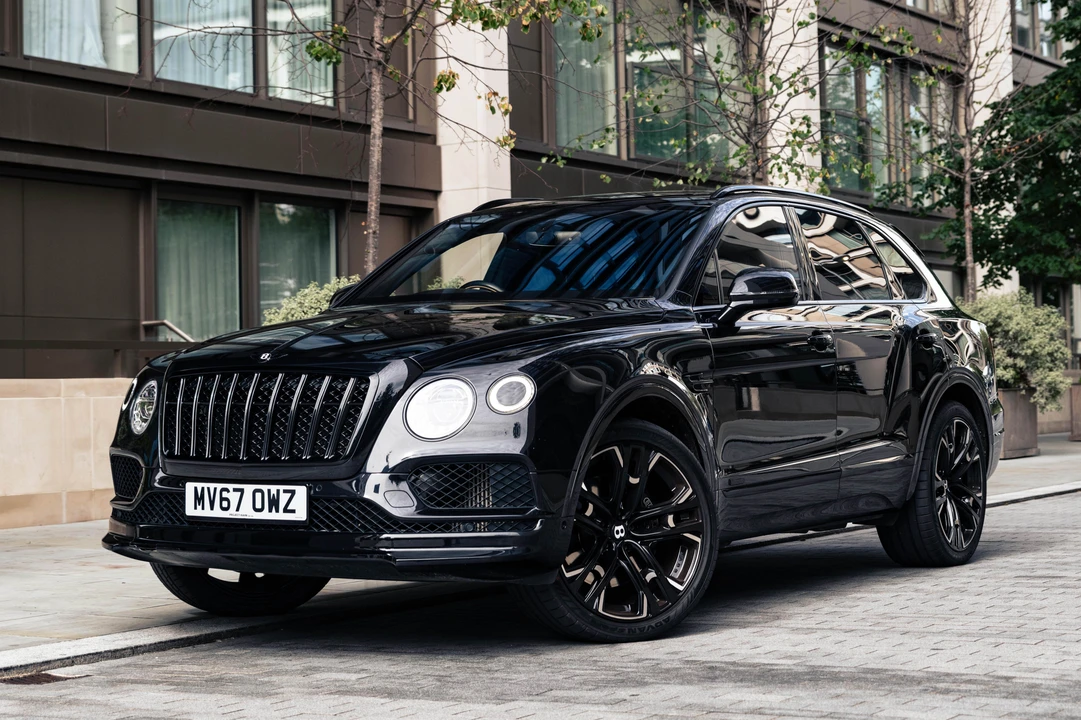 2017 Bentley Bentayga - Image 2 of 31