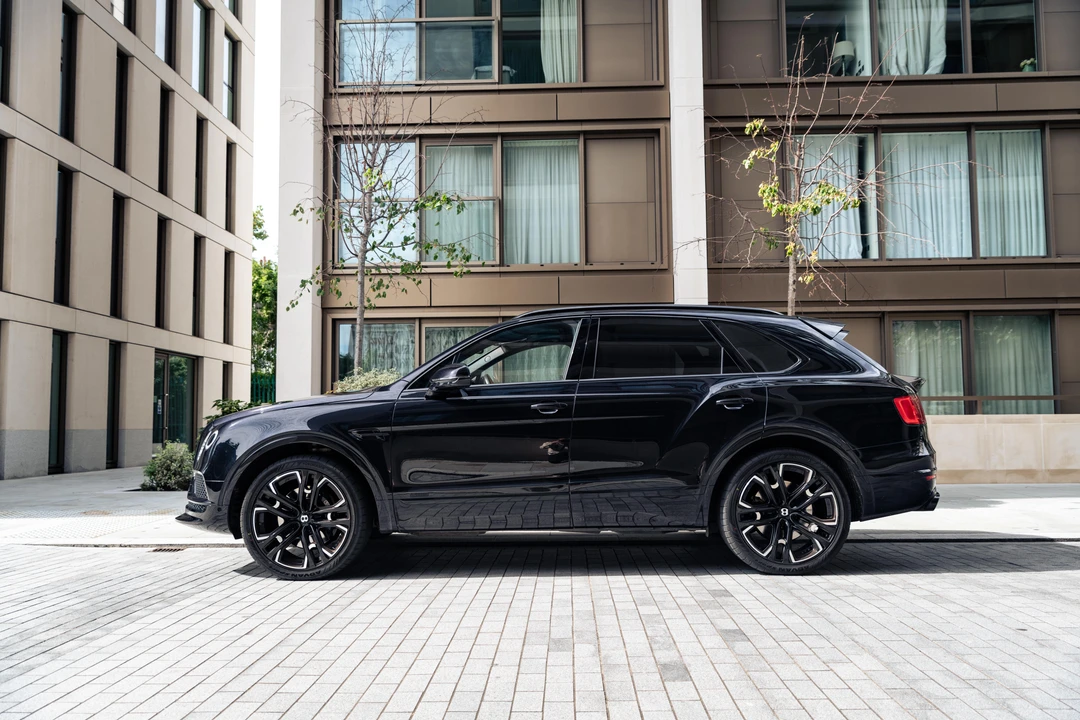 2017 Bentley Bentayga - Image 9 of 31