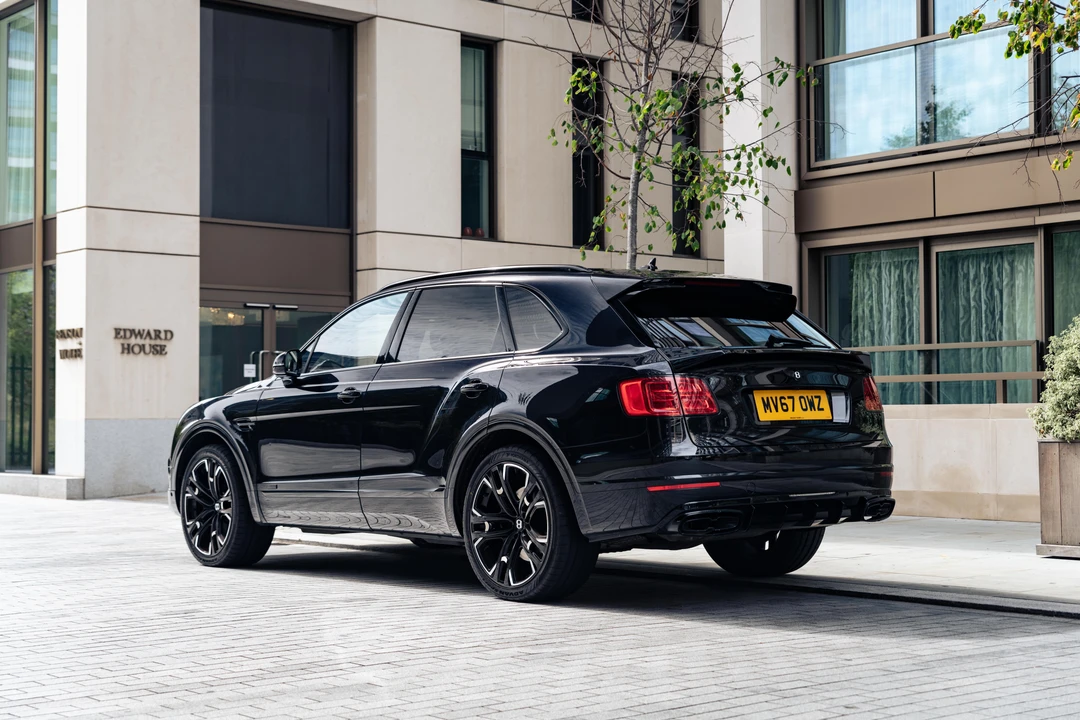 2017 Bentley Bentayga - Image 16 of 31
