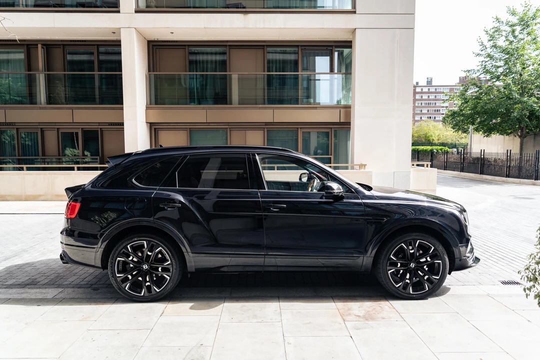 2017 Bentley Bentayga - Image 5 of 31