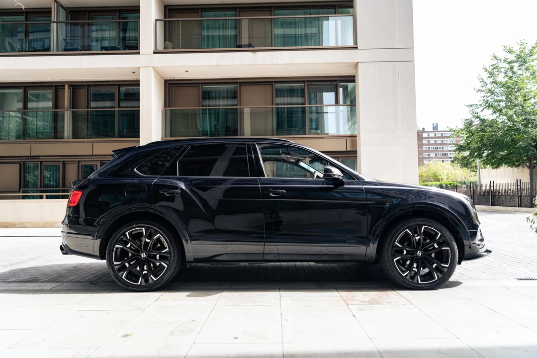 2017 Bentley Bentayga - Image 13 of 31